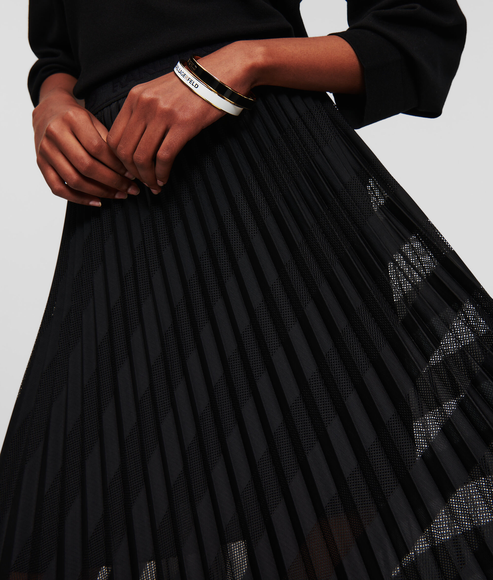 (image for) Innovative MESH PLEATED SKIRT